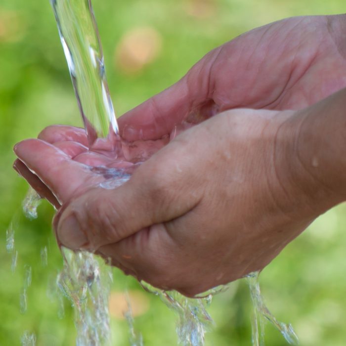 hands with clean water